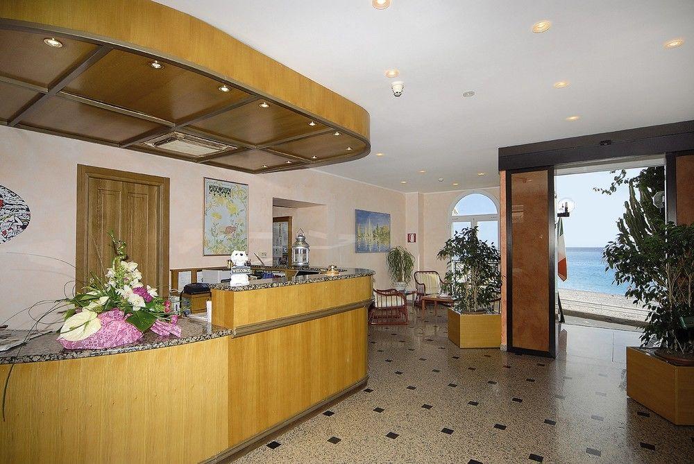 Hotel Piccolo Lido Бордигера Интерьер фото