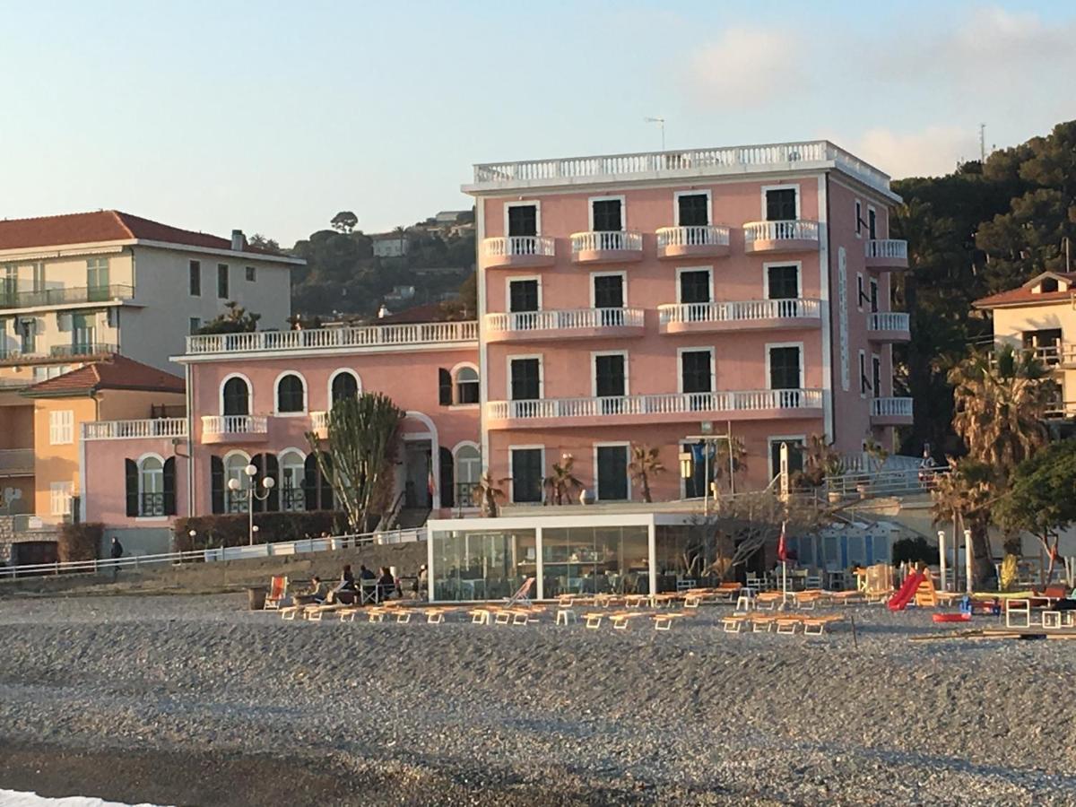 Hotel Piccolo Lido Бордигера Экстерьер фото