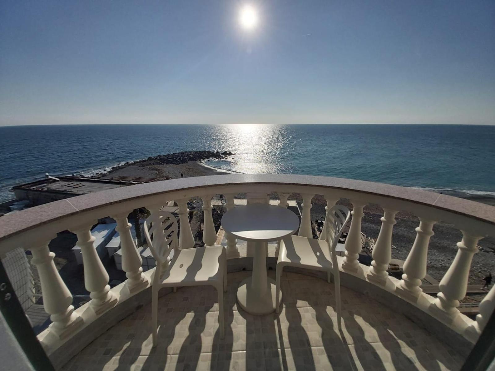 Hotel Piccolo Lido Бордигера Экстерьер фото
