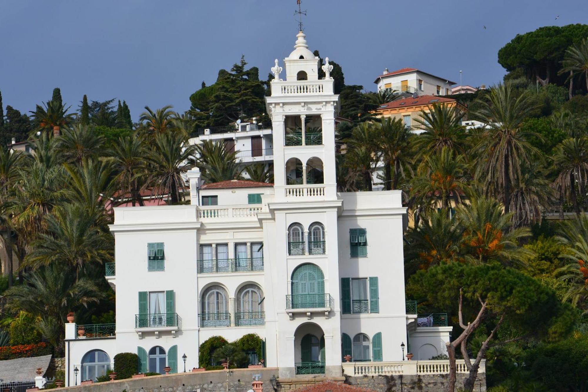 Hotel Piccolo Lido Бордигера Экстерьер фото