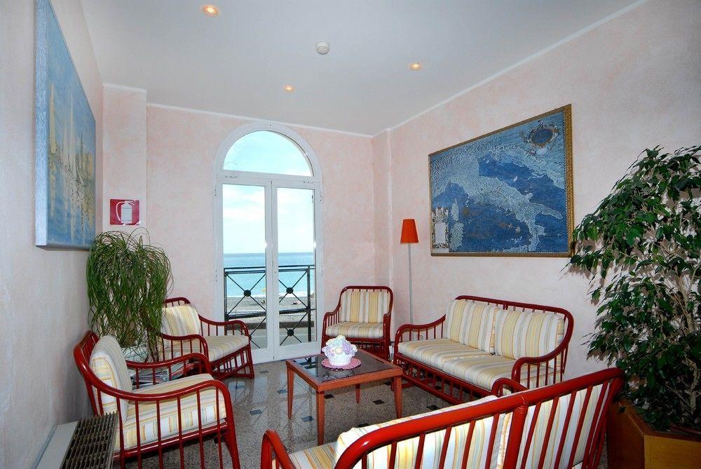 Hotel Piccolo Lido Бордигера Интерьер фото