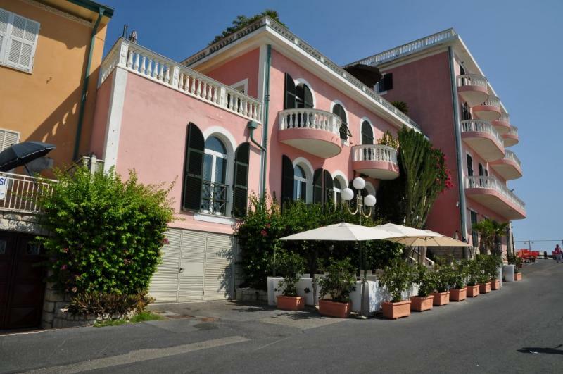Hotel Piccolo Lido Бордигера Экстерьер фото